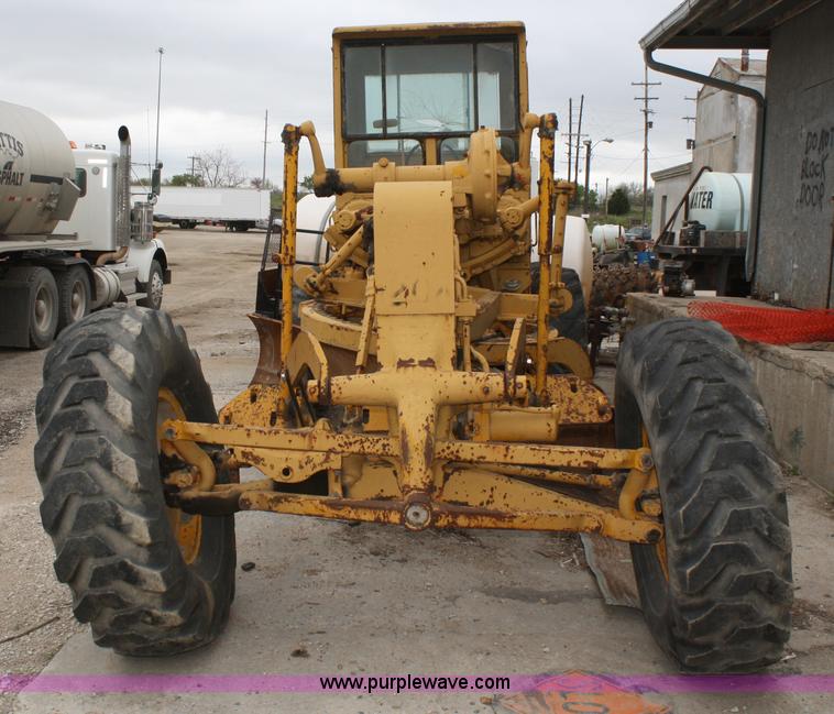 image for item 4879 1963 Caterpillar Series E No. 12 motor grader