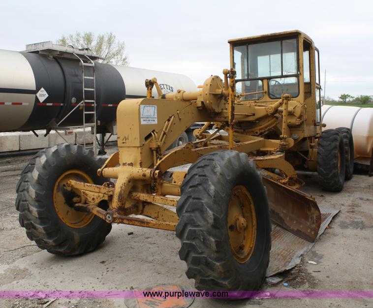 image for item 4879 1963 Caterpillar Series E No. 12 motor grader