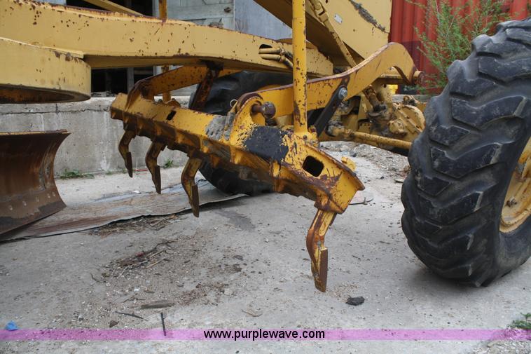 image for item 4879 1963 Caterpillar Series E No. 12 motor grader