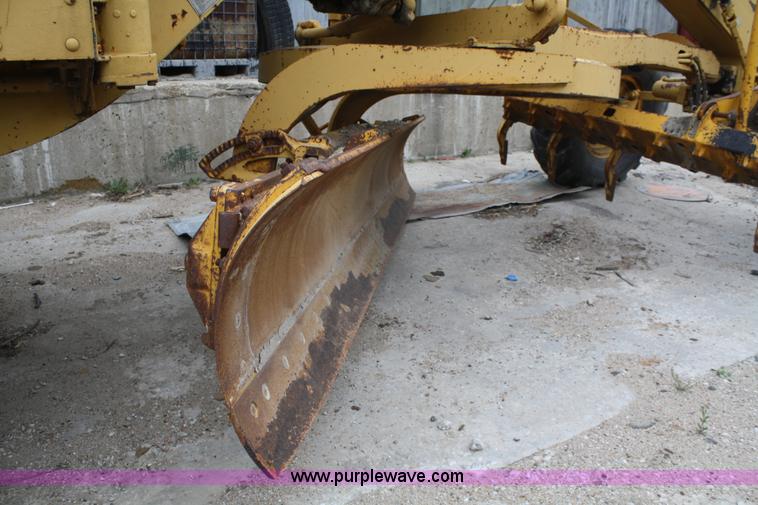image for item 4879 1963 Caterpillar Series E No. 12 motor grader