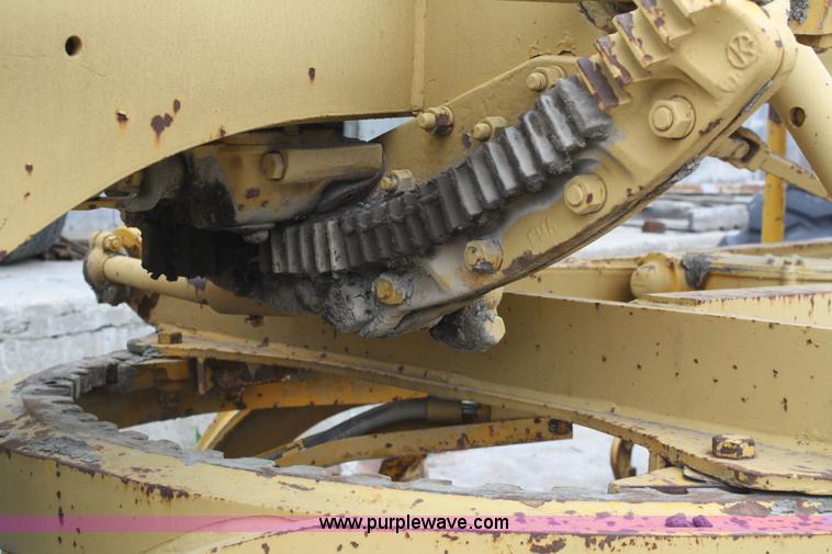 image for item 4879 1963 Caterpillar Series E No. 12 motor grader