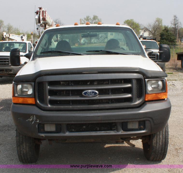 image for item 4907 1999 Ford F450 Super Duty pickup truck with service bed