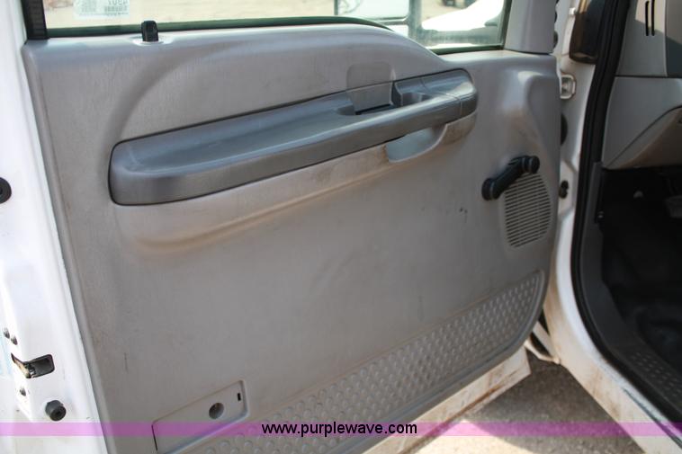 image for item 4907 1999 Ford F450 Super Duty pickup truck with service bed