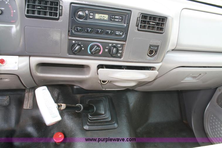 image for item 4907 1999 Ford F450 Super Duty pickup truck with service bed