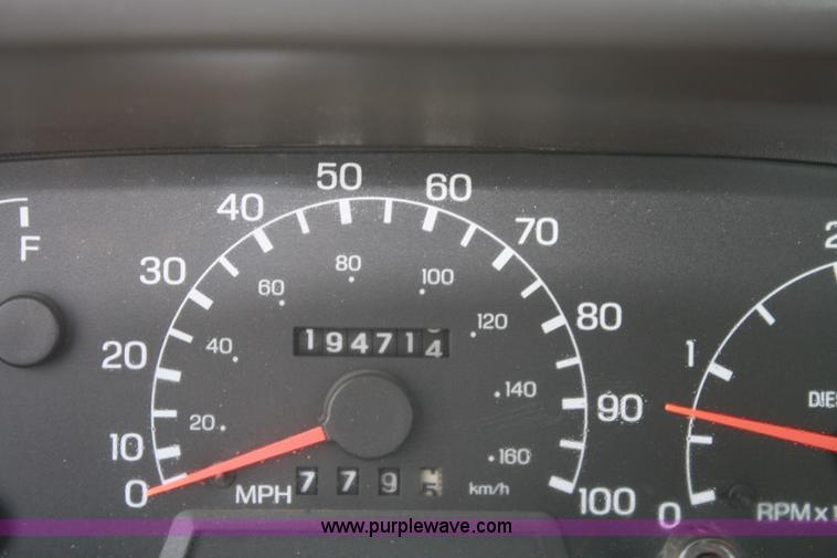 image for item 4907 1999 Ford F450 Super Duty pickup truck with service bed