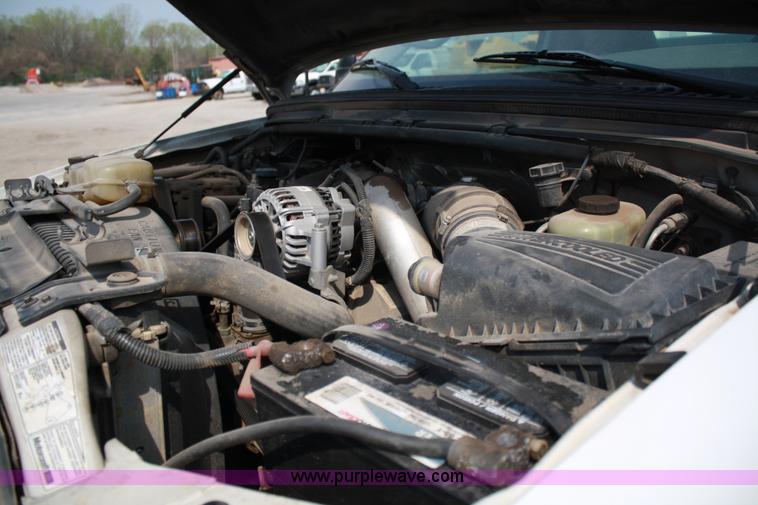 image for item 4907 1999 Ford F450 Super Duty pickup truck with service bed