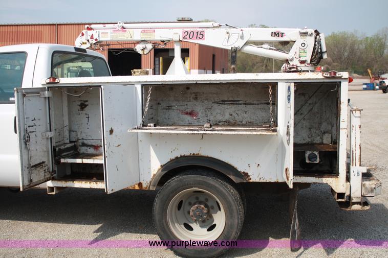 image for item 4907 1999 Ford F450 Super Duty pickup truck with service bed