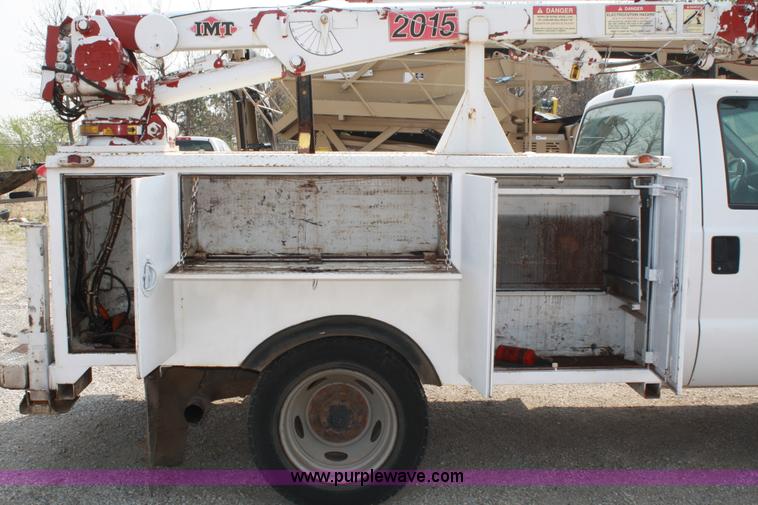 image for item 4907 1999 Ford F450 Super Duty pickup truck with service bed