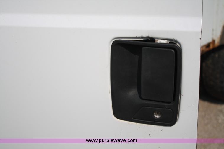 image for item 4907 1999 Ford F450 Super Duty pickup truck with service bed