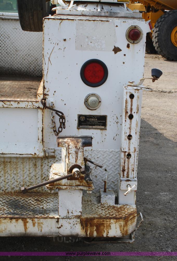 image for item 4909 1999 Ford F450 Super Duty pickup truck with service bed