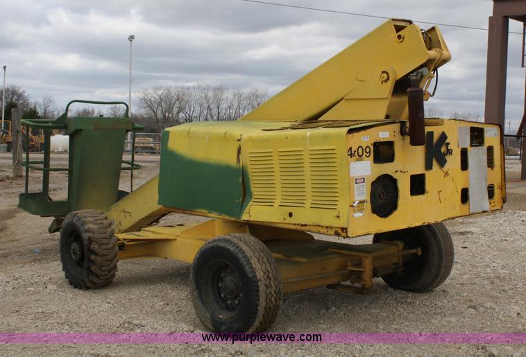 image for item 4933 Giraffe 710-40SR man lift