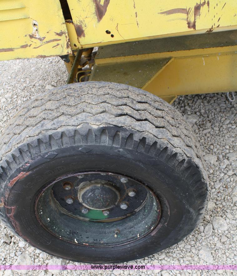 image for item 4933 Giraffe 710-40SR man lift