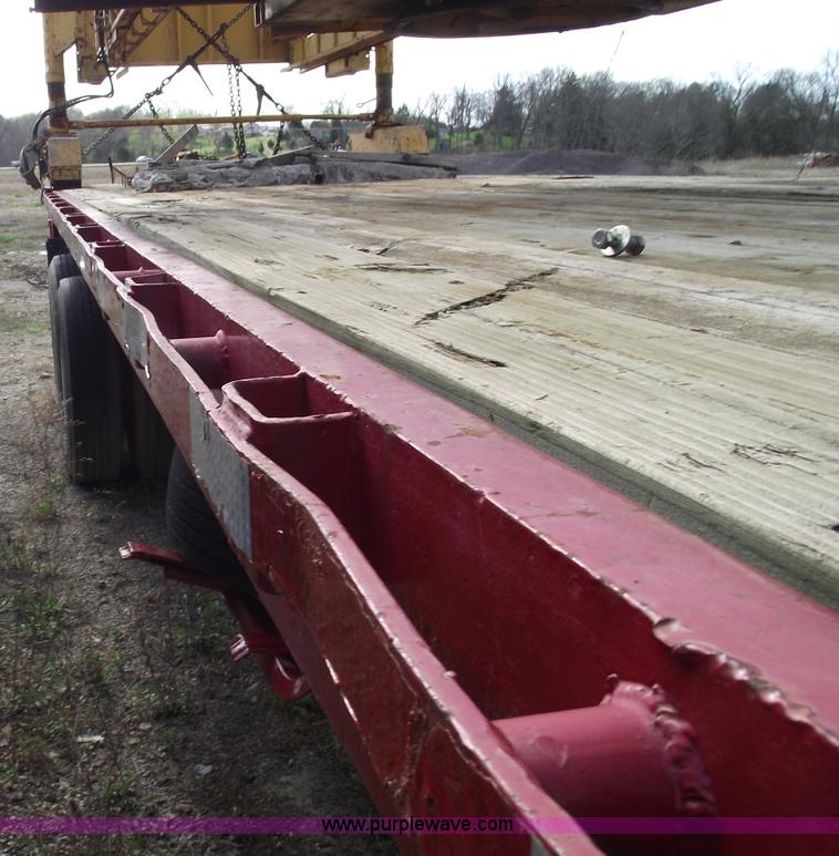 image for item 5390 1978 Transcraft adjustable length trailer