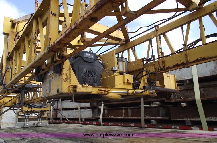 image for item 5391 2002 Gomaco C450 bridge deck finisher