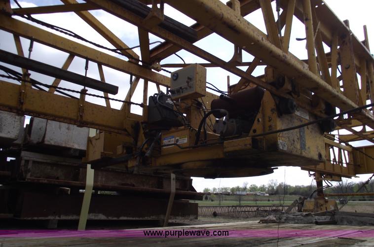 image for item 5391 2002 Gomaco C450 bridge deck finisher