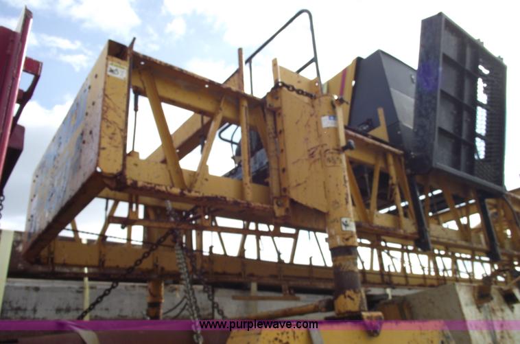 image for item 5391 2002 Gomaco C450 bridge deck finisher