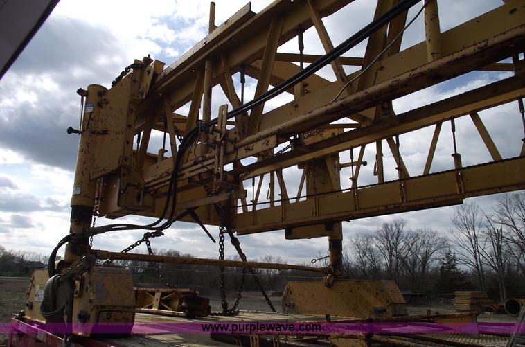 image for item 5391 2002 Gomaco C450 bridge deck finisher