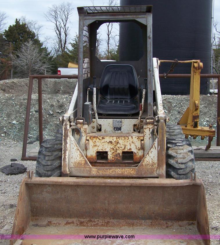 image for item 7361 1976 Bobcat 720 skid steer