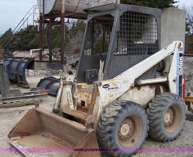 image for item 7361 1976 Bobcat 720 skid steer