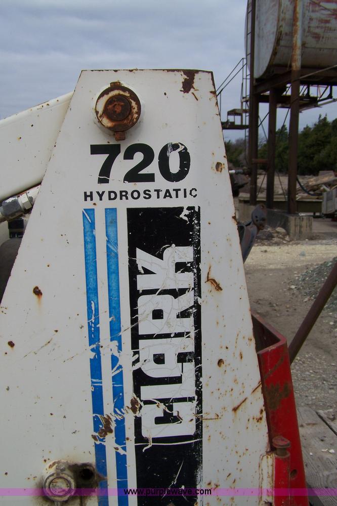 image for item 7361 1976 Bobcat 720 skid steer