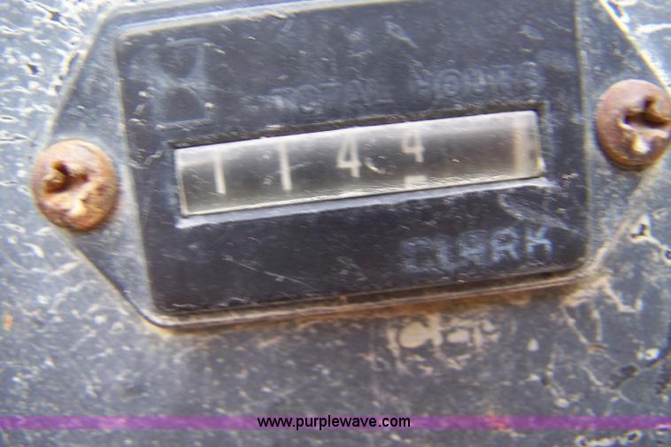 image for item 7361 1976 Bobcat 720 skid steer