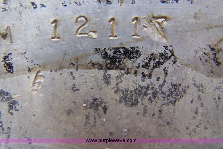 image for item 7361 1976 Bobcat 720 skid steer