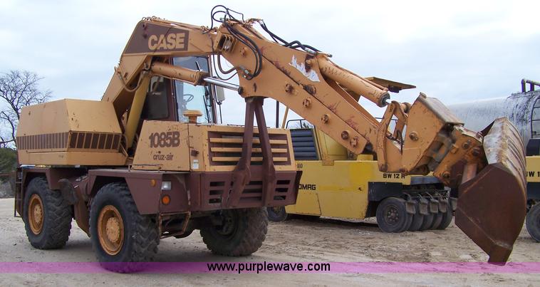 image for item 7363 1987 Case 1085B wheel excavator
