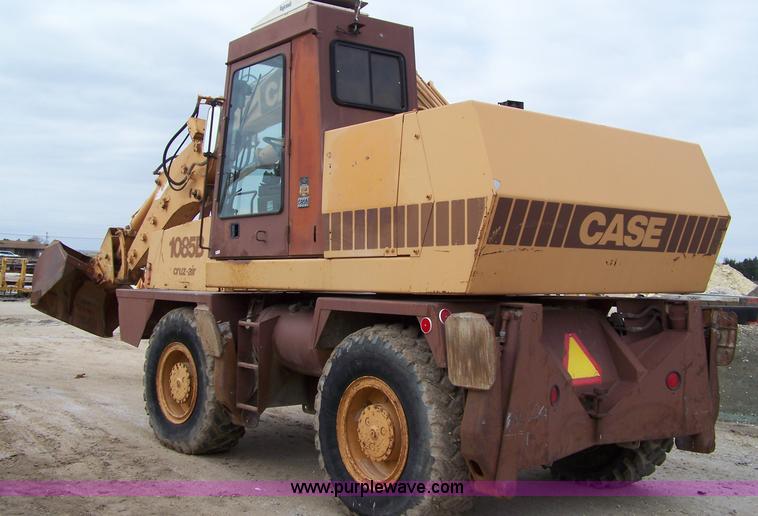 image for item 7363 1987 Case 1085B wheel excavator