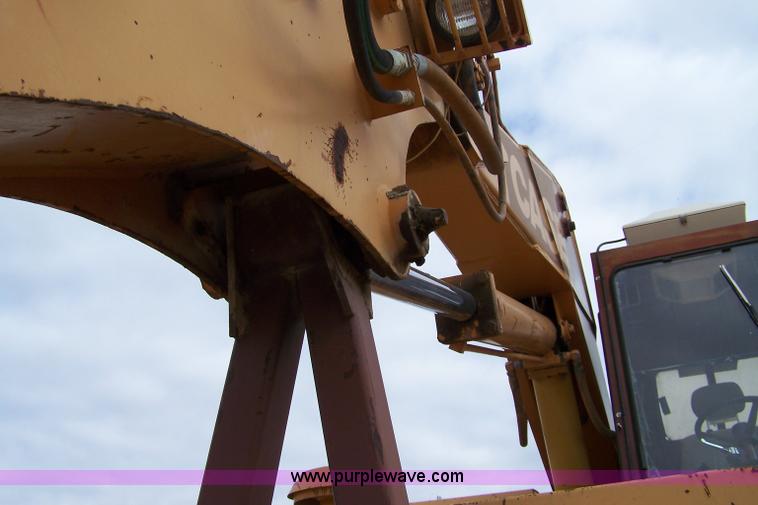 image for item 7363 1987 Case 1085B wheel excavator