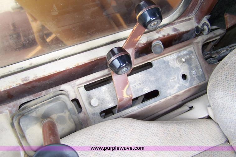 image for item 7363 1987 Case 1085B wheel excavator