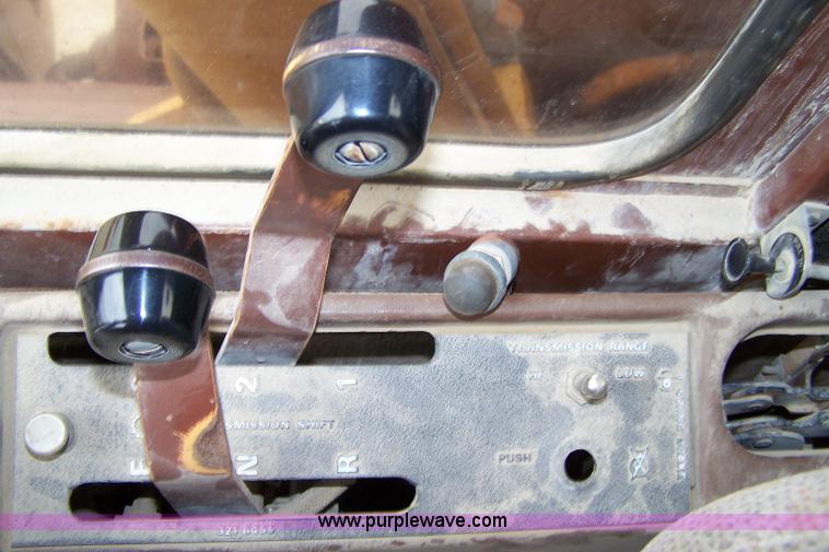 image for item 7363 1987 Case 1085B wheel excavator