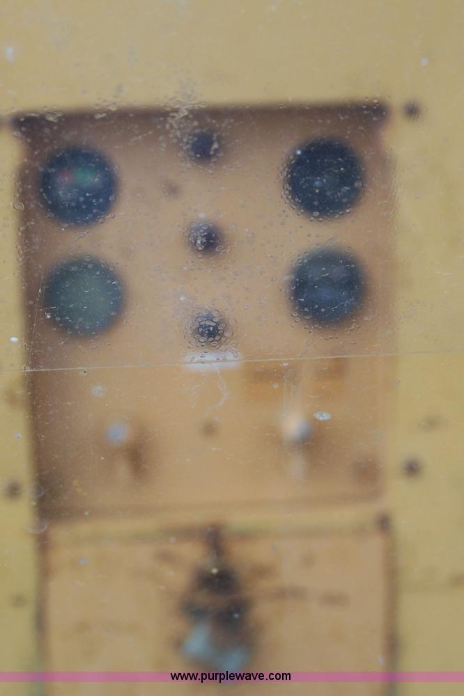 image for item 7363 1987 Case 1085B wheel excavator