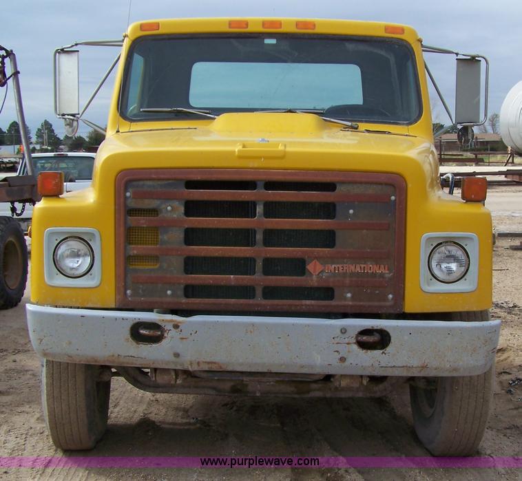 image for item 7366 1986 International 1954 truck cab and chassis