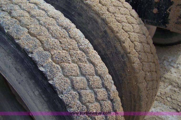 image for item 7366 1986 International 1954 truck cab and chassis