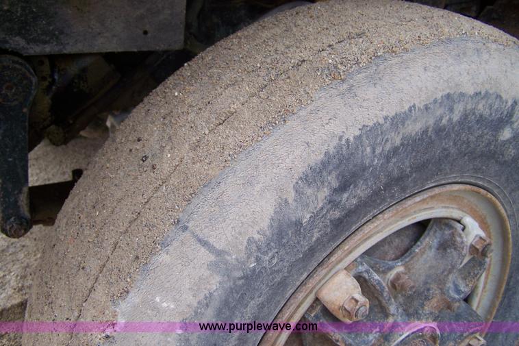 image for item 7366 1986 International 1954 truck cab and chassis