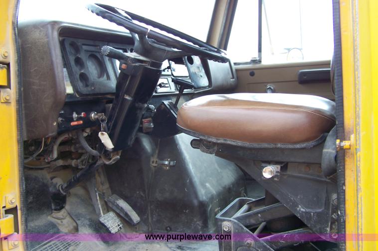 image for item 7366 1986 International 1954 truck cab and chassis