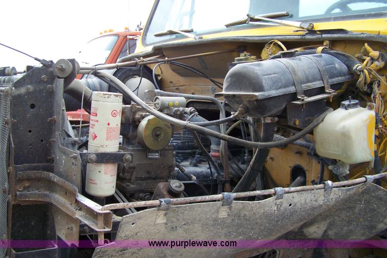 image for item 7366 1986 International 1954 truck cab and chassis