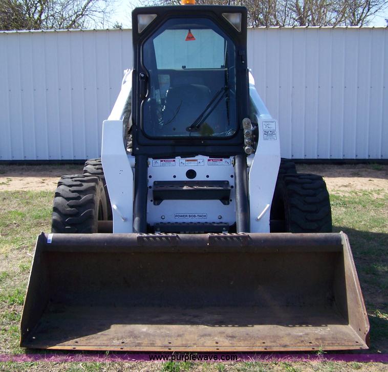 image for item 7373 2007 Bobcat S220 skid steer