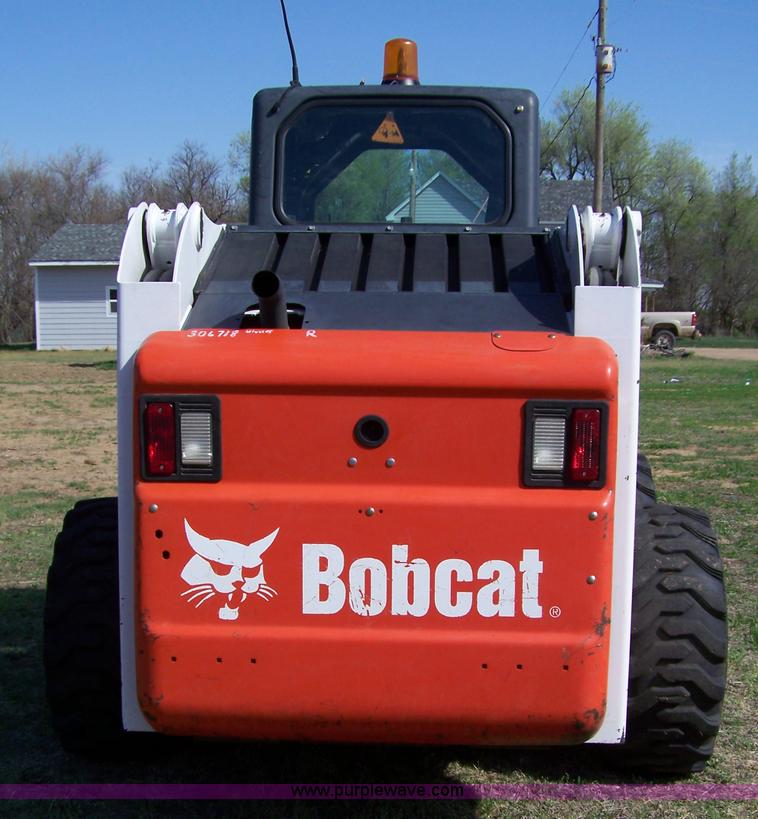 image for item 7373 2007 Bobcat S220 skid steer