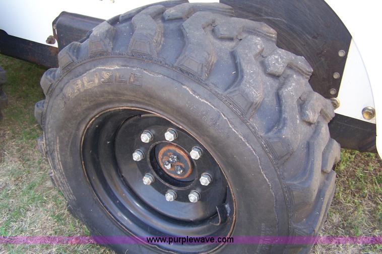 image for item 7373 2007 Bobcat S220 skid steer