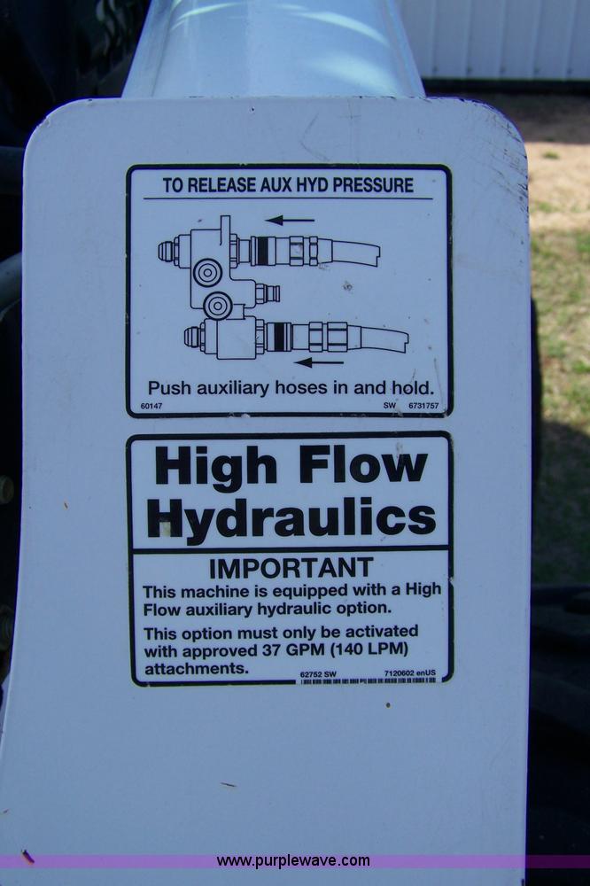 image for item 7373 2007 Bobcat S220 skid steer