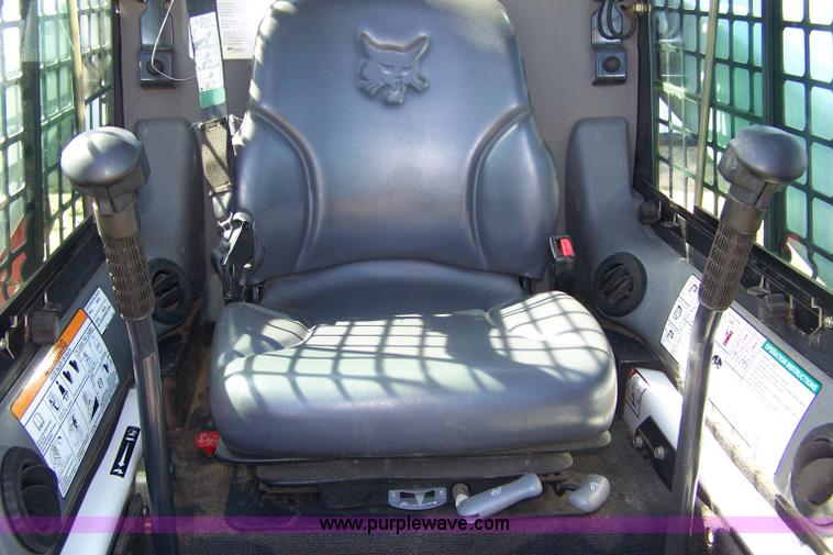 image for item 7373 2007 Bobcat S220 skid steer