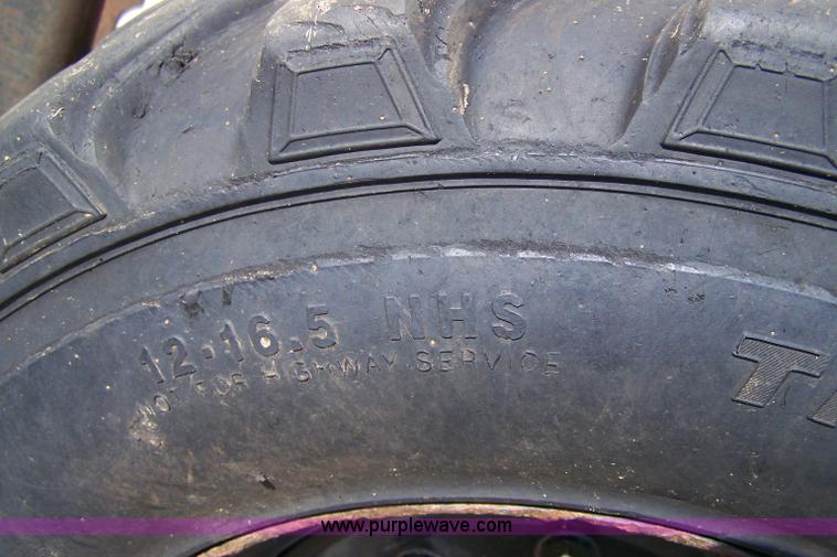 image for item 7373 2007 Bobcat S220 skid steer