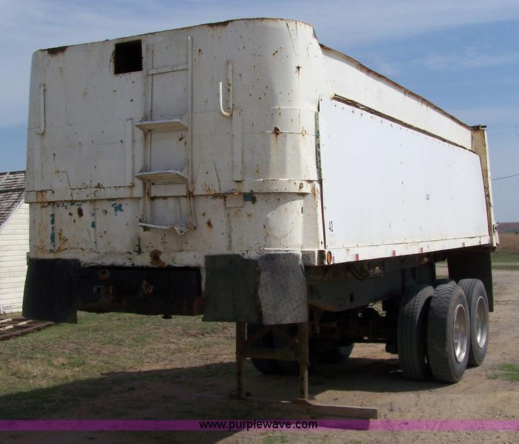 image for item 7376 1956 TIM 20' end dump trailer