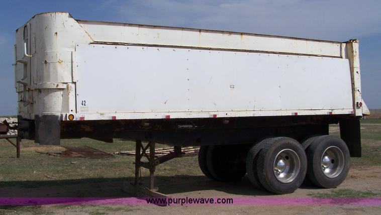 image for item 7376 1956 TIM 20' end dump trailer