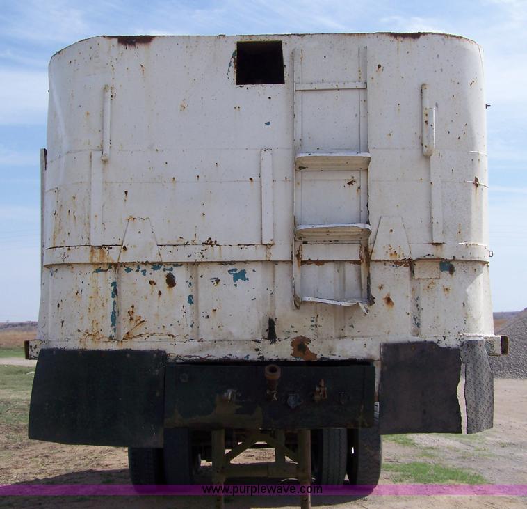 image for item 7376 1956 TIM 20' end dump trailer