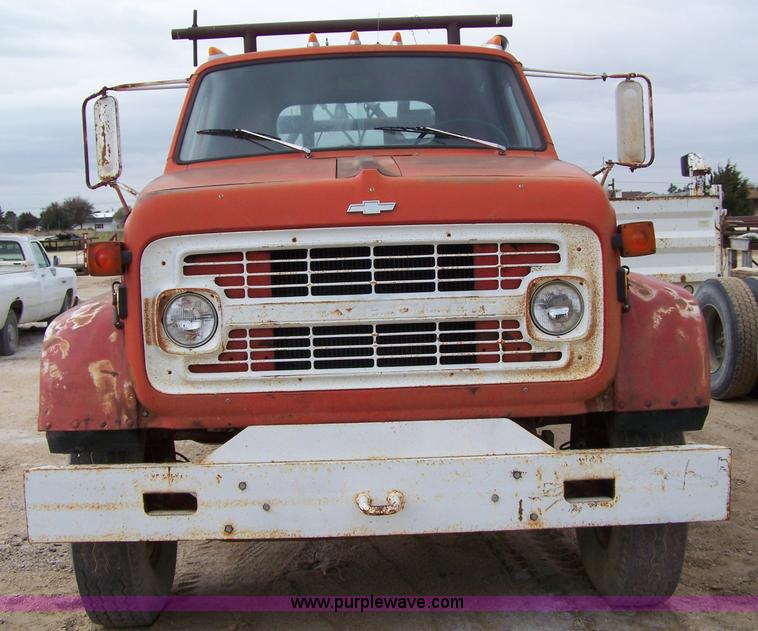 image for item 7377 1973 Chevrolet 70 winch truck