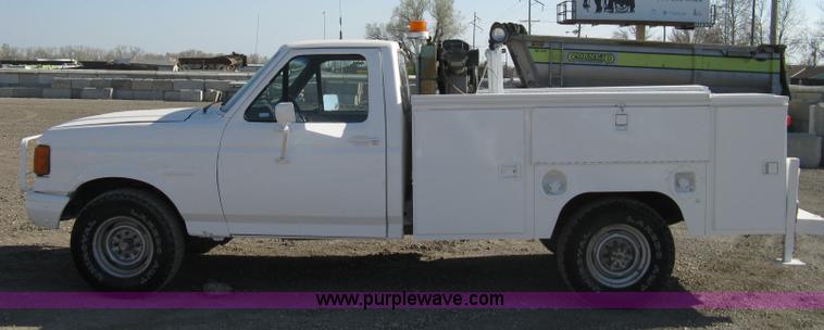 image for item 8112 1991 Ford F250 Custom utility pickup truck