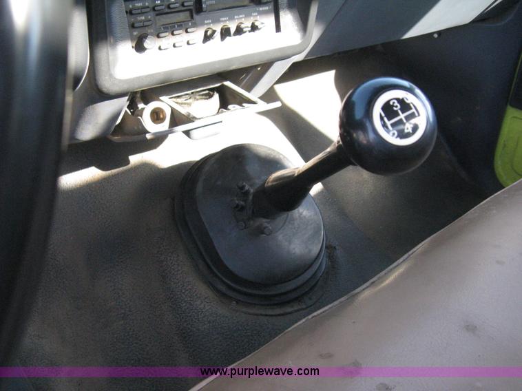 image for item 8112 1991 Ford F250 Custom utility pickup truck