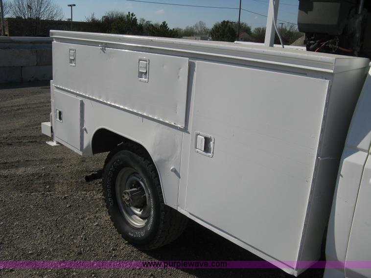 image for item 8112 1991 Ford F250 Custom utility pickup truck